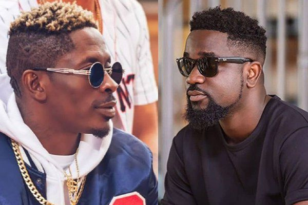 Sarkodie’s habit of spending much on music videos is a waste – Shata Wale