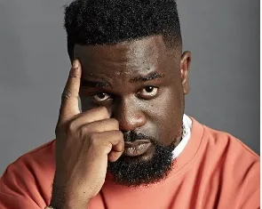 Sarkodie responds to backlash on “Gari soakings”comment.